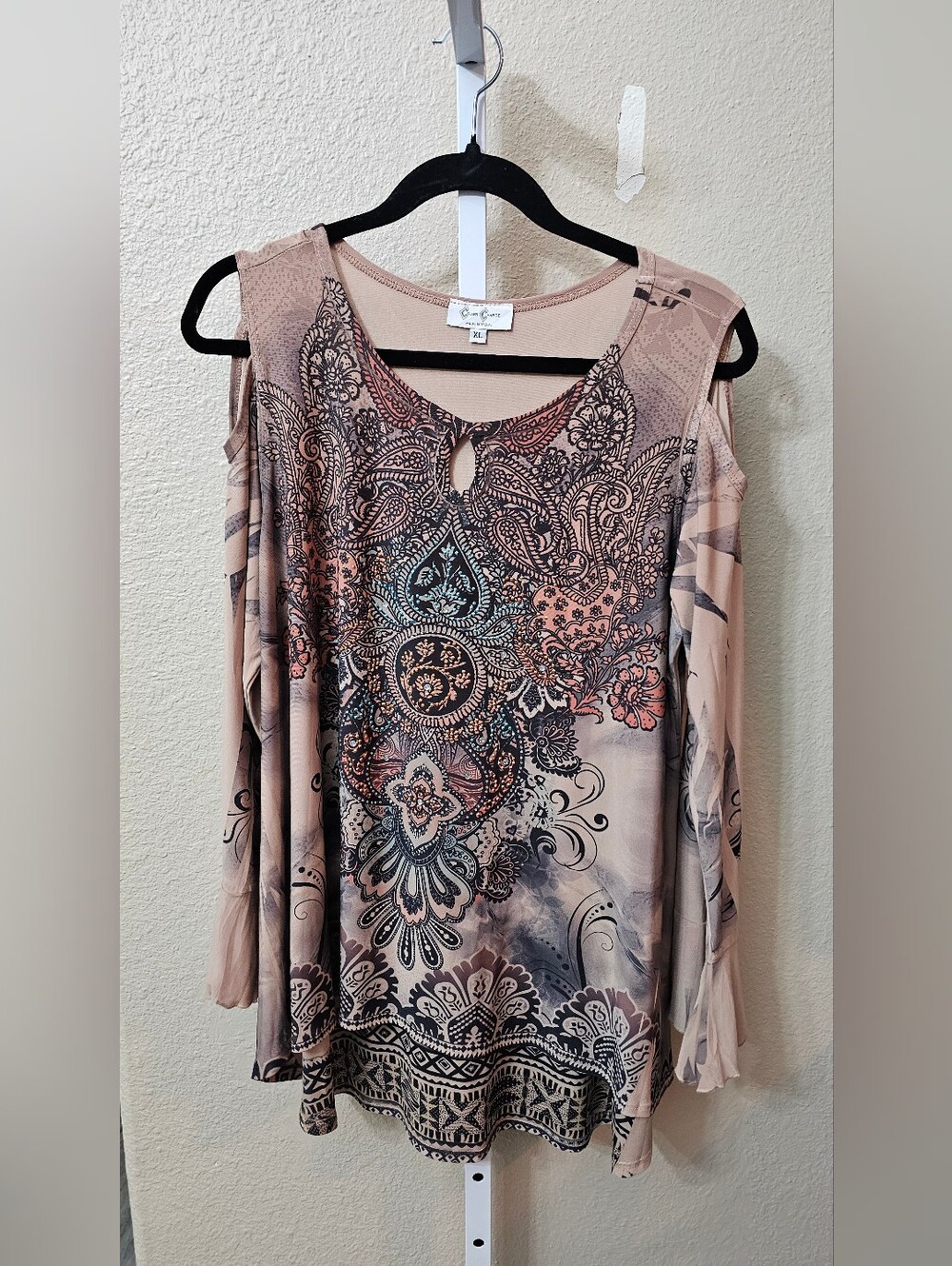 Canyon River Blues Taupe Paisley Cold-Shoulder Long Sleeve Tee XL